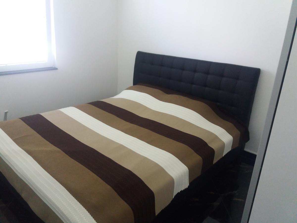 Nestorovic Apartment Bar Luaran gambar